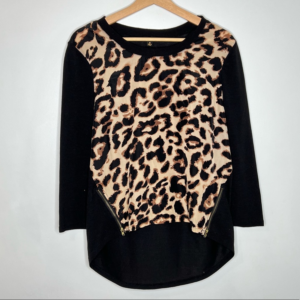 Animal print cheetah print zipper front sweater M
